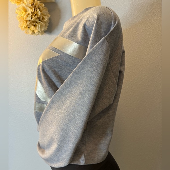 Michael Kors Chambray Blue/Silver Logo Lightweight Cropped long sleeve. NWT - Picture 3 of 8